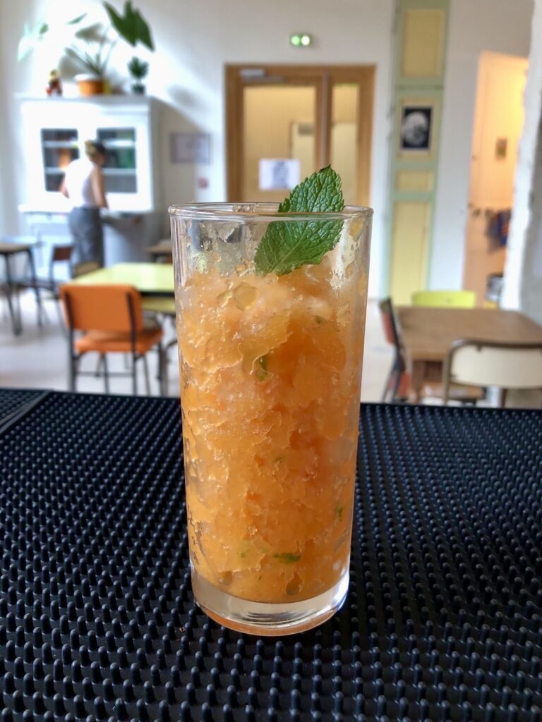 Granité de melon glacé - - La Coco cantine, restaurant associatif végétarien pour toustes à Place des fêtes, entre le 19ème et le 20ème arrondissement de Paris